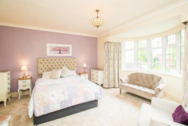 4 bed Detached for sale Image 11
