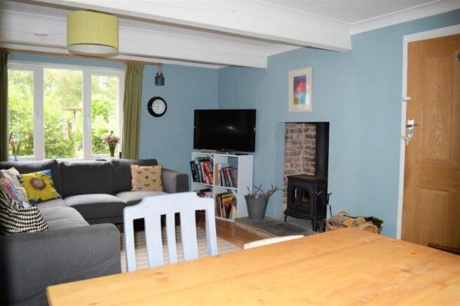 Sitting/dining room
