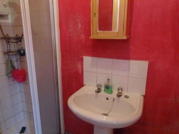 En-suite shower