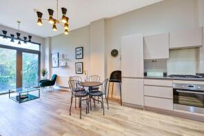 Flat 23, Wey Corner, Walnut Tree Close, Guildford GU1 4TT