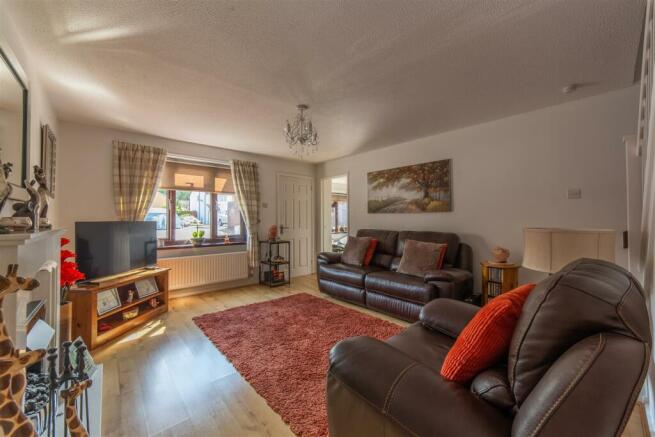 76 Gifford Close-9.jpg