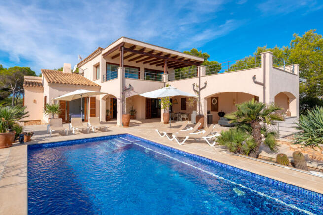 Villa with sea view in Cala Santanyi