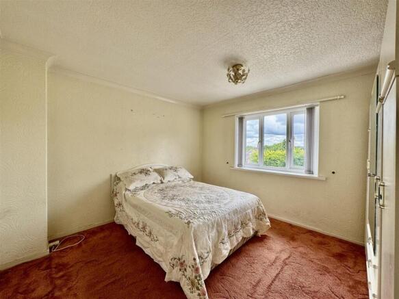 3 bed Semi-Detached for sale Image 4