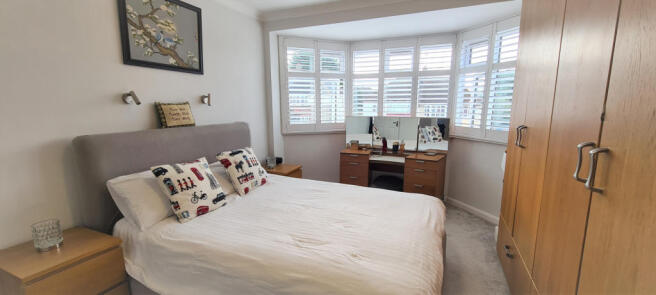FRONT BEDROOM (1)