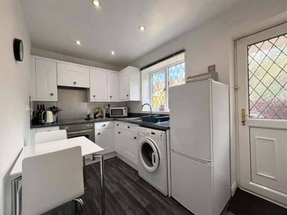 2 bed Semi-Detached for sale Image 11