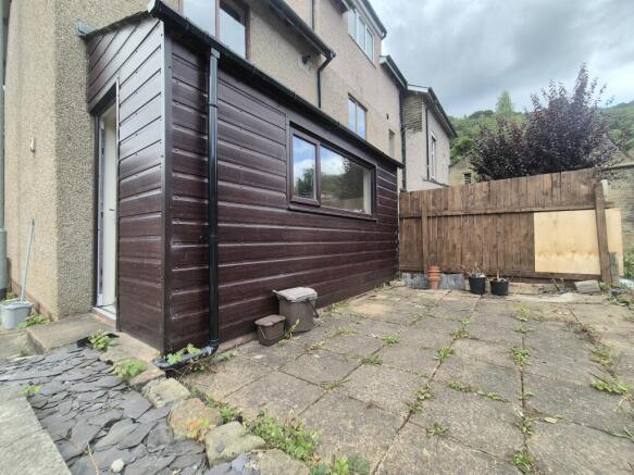 2 bed End of Terrace to rent Image 9