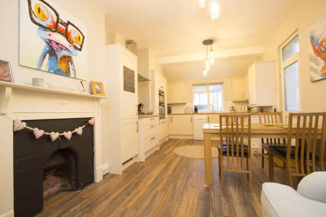 Kitchen/Breakfast...