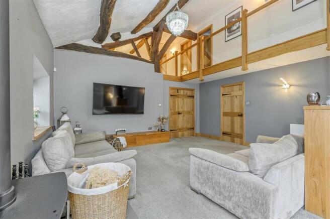 5 bed Detached for sale Image 5