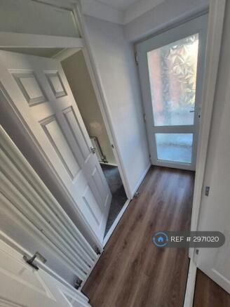 3 bed Semi-Detached to rent Image 8