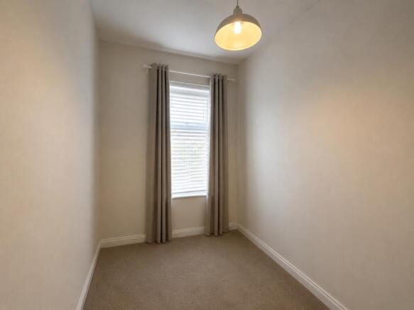 4 bed Semi-Detached for sale Image 9