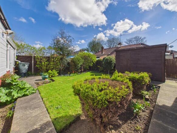 2 bed Semi-Detached Bungalow for sale Image 10