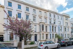 Flat A, 6, Gloucester Walk, London W8 4HZ