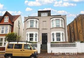 Flat 2, 156, York Road, Southend-on-sea SS1 2DZ