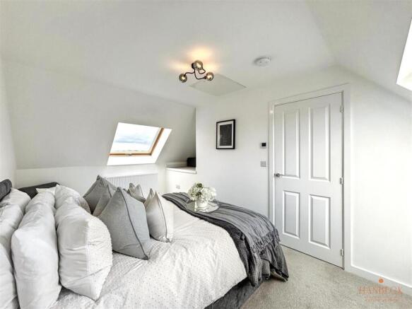 3 bed Terraced for sale Image 4