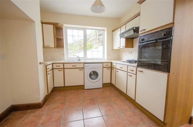 KITCHEN / DINING ROOM