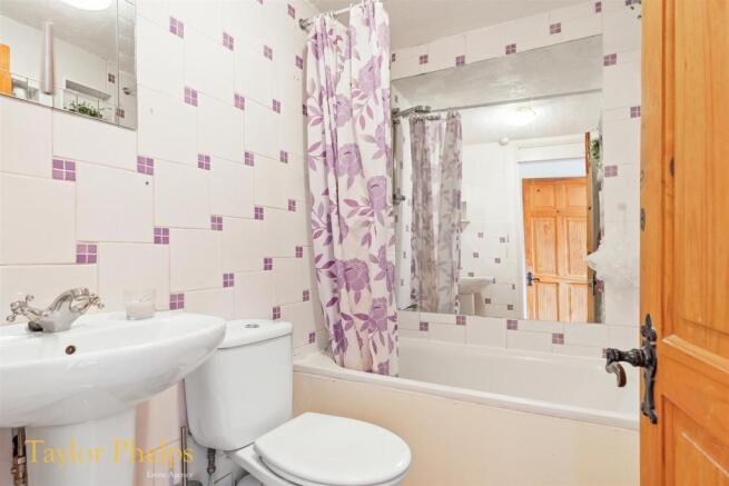 Bathroom.jpg