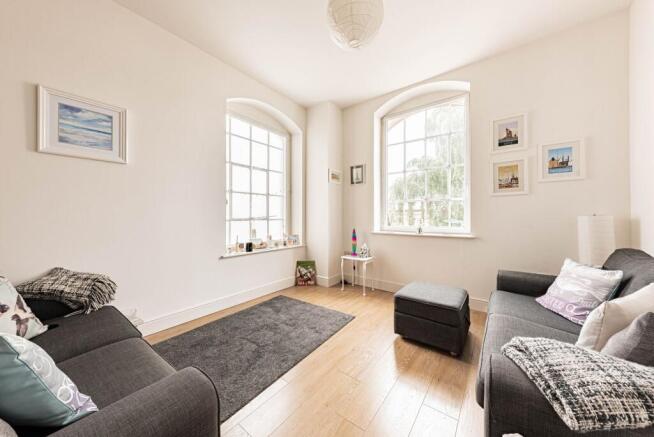 Living Area (5)