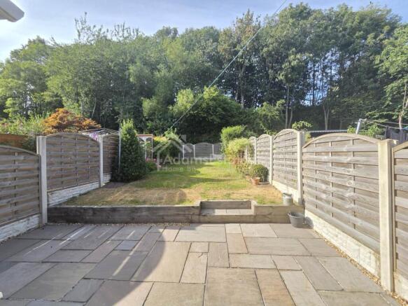3 bed Town House for sale Image 9