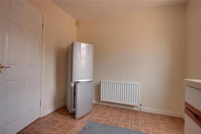 2 bed Terraced to rent Image 4