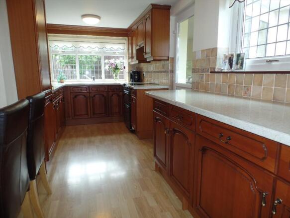 KITCHEN/BREAKFAST ROOM