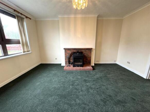 LOUNGE 1.JPG