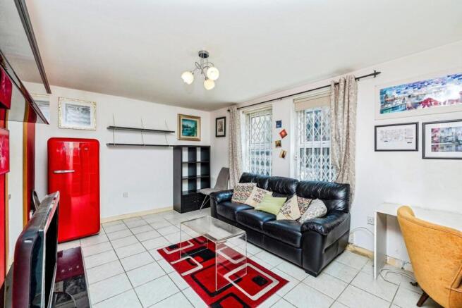 Living Room (5)