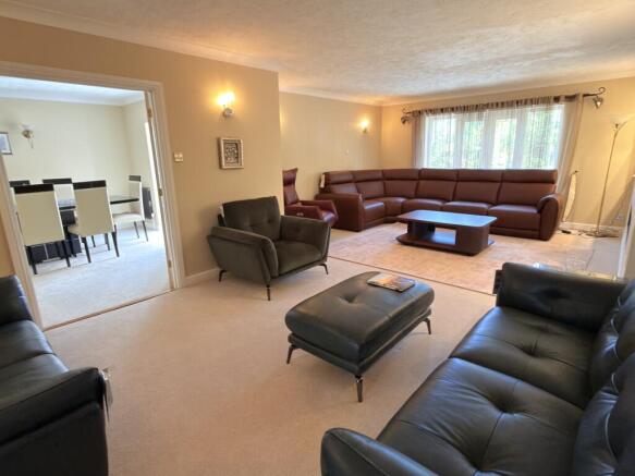 Lounge Pic 1