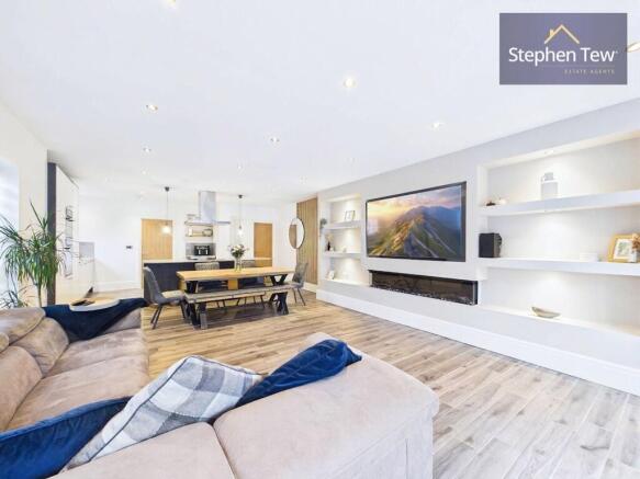 Open Plan Living/Dining Kitchen