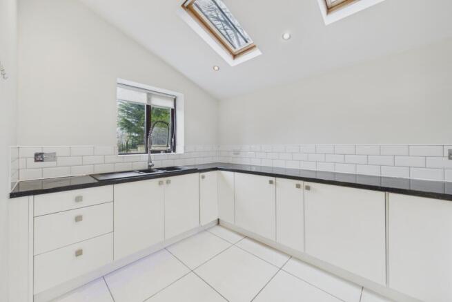 3 bed Detached for sale Image 4