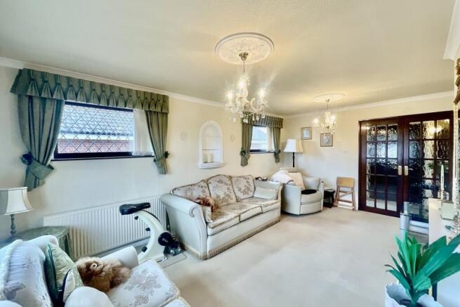 3 bed Bungalow for sale Image 8