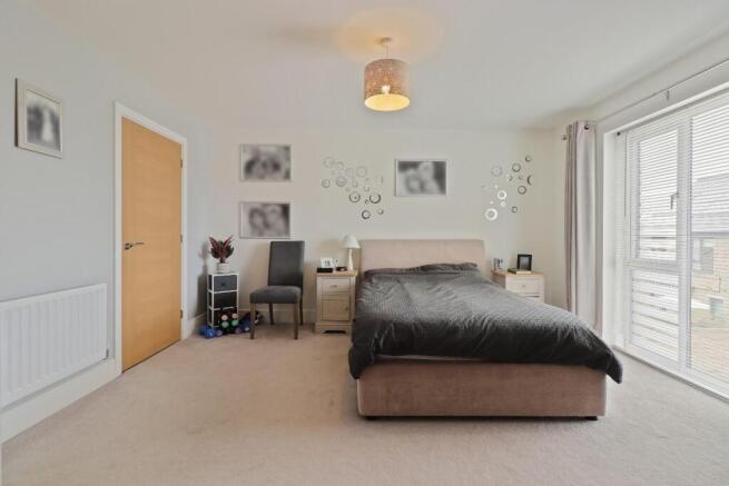 6 bed Detached for sale Image 4