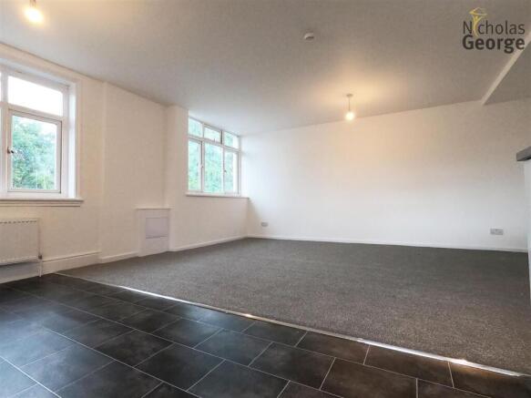 sandford rd 113 flat 3 living room.jpg