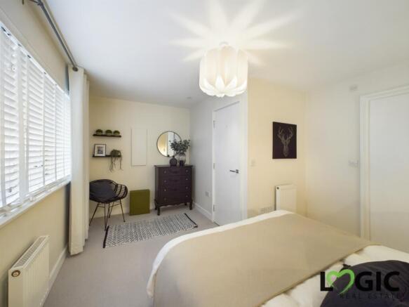 Bedroom 2 (2)