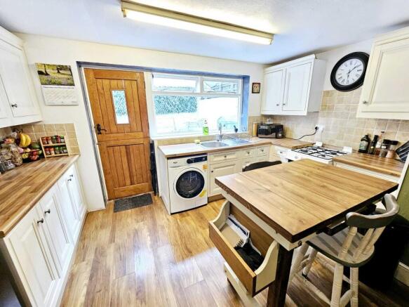 3 bed Terraced for sale Image 6