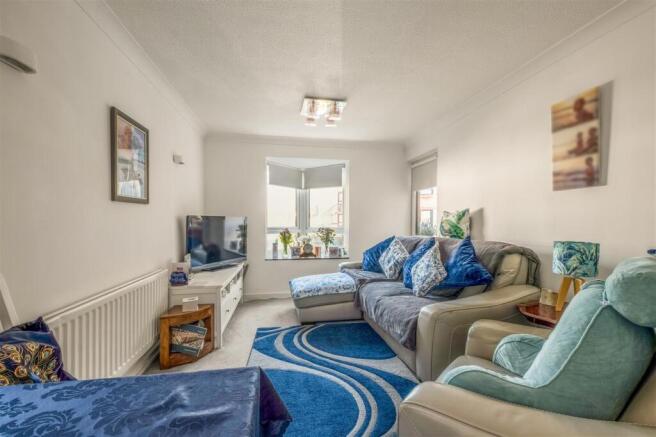 17 Saxon Court-4.jpg