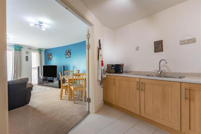 8688002-interior09.jpg