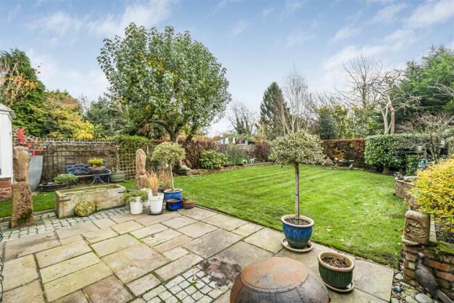 OUTSIDE/ GARDEN