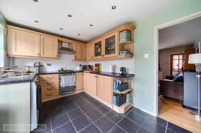 2 bed Semi-Detached for sale Image 8