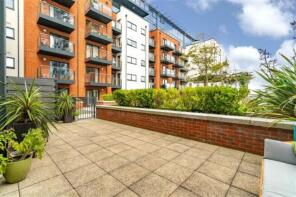 Flat 198, The Blake Building, Ocean Way, Southampton SO14 3LJ