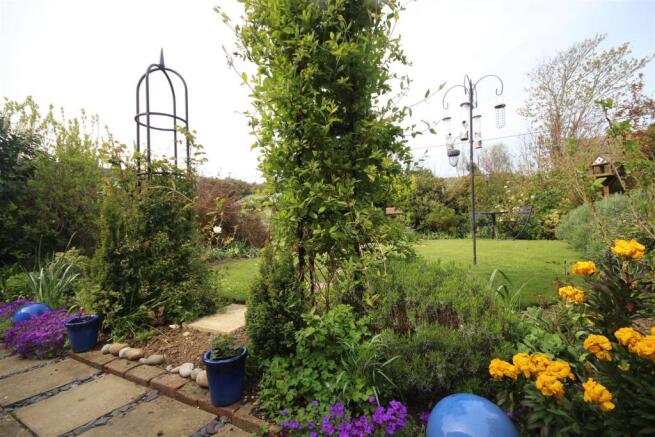 Rear Garden (2).JPG
