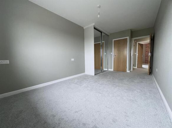 2 bed Apartment for sale Image 7