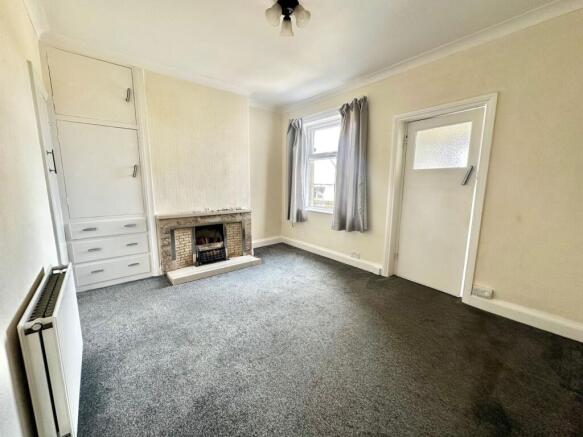 2 bed Town House to rent Image 4