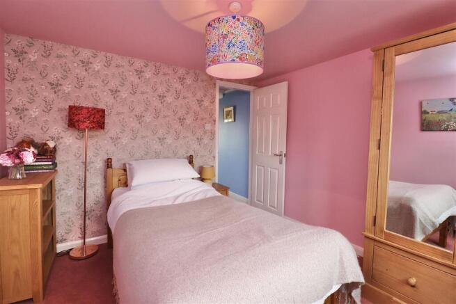 1 bed House for sale Image 7
