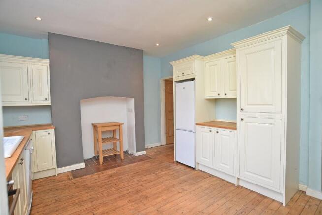 3 bed Terraced for sale Image 4