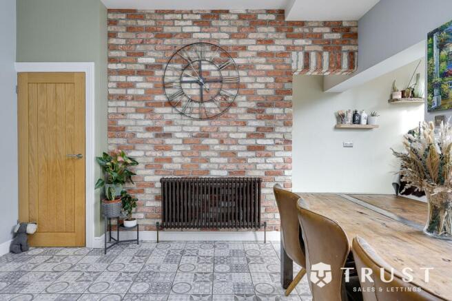 3 bed Semi-Detached for sale Image 6