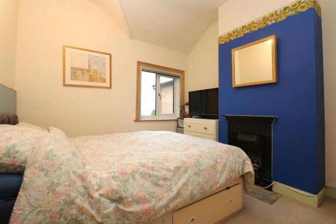 Bed 2 pic 2.JPG