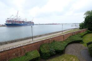 19, Portside Close, Southampton SO40 4AL