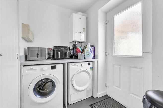 4 bed Detached for sale Image 8