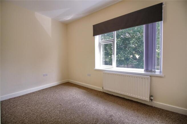 2 bed End of Terrace to rent Image 5