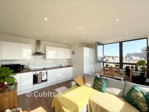 Kitchen / Living Area